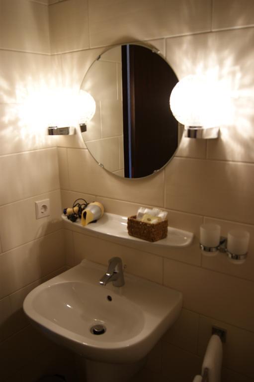 Le Pavillon Hotel Echternach Quarto foto